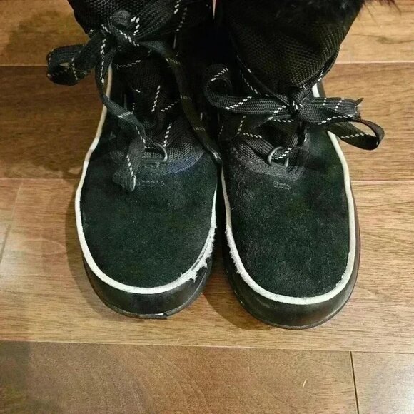 Sorel Black Lace Up Winter Boots with Fur Lining - Picture 8 of 8